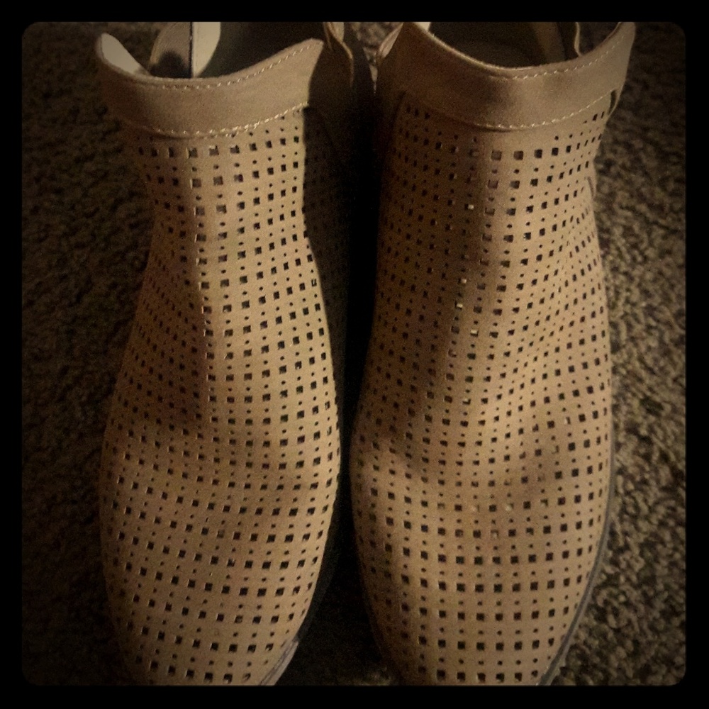 Women shoes Size 6